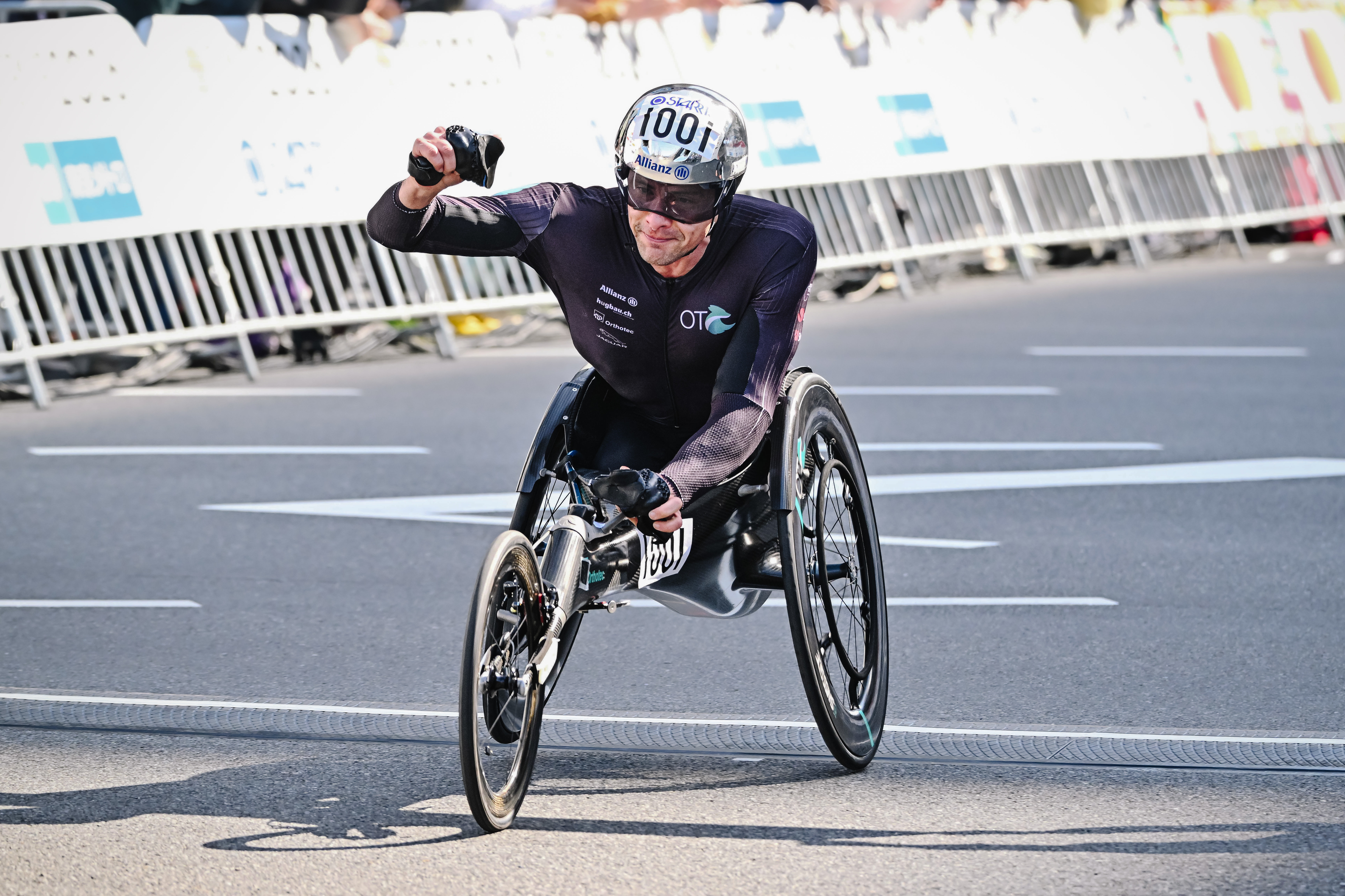 車いすエリート男子1位_マルセル フグ(1).jpg